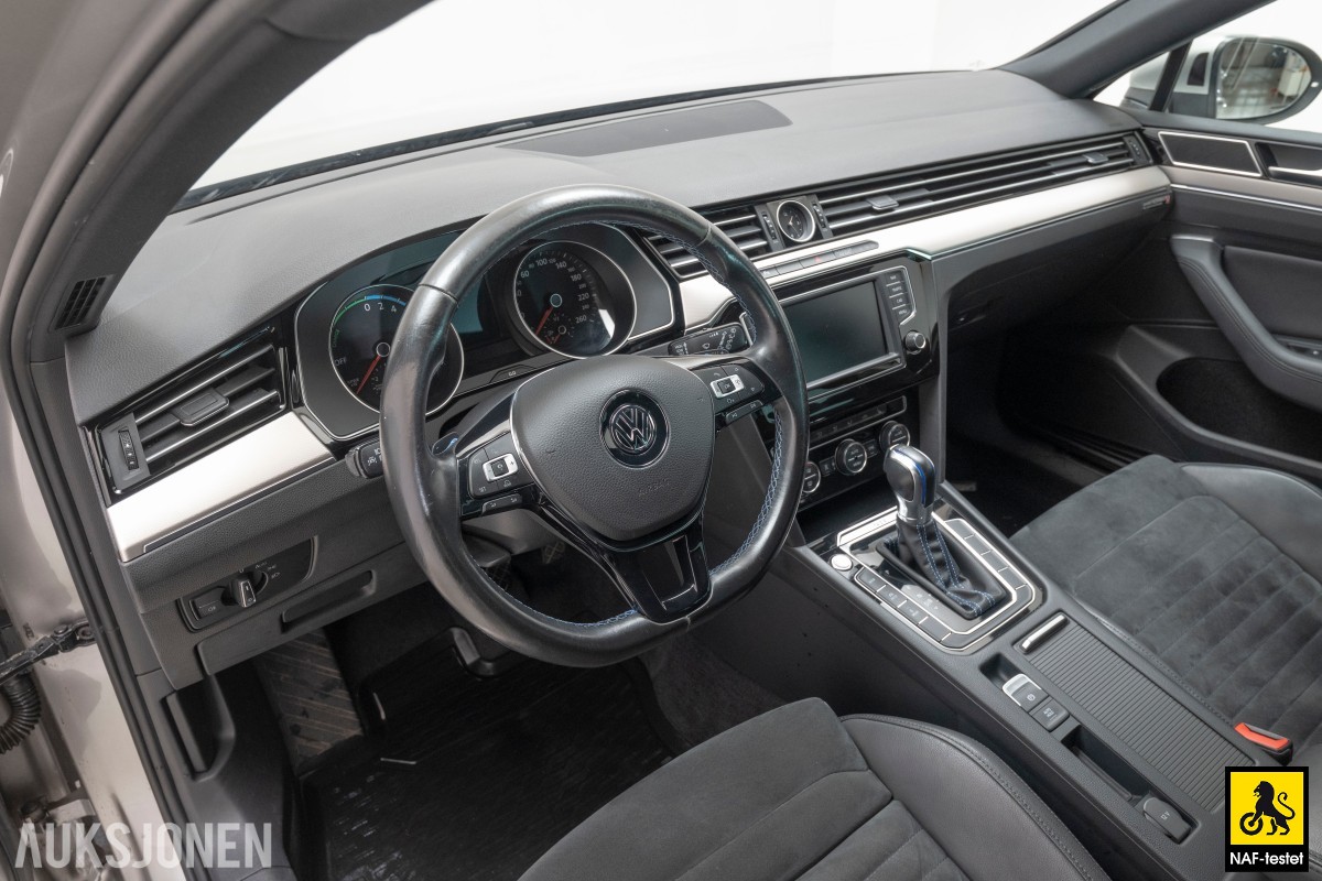 2016 Volkswagen Passat GTE HENGERFESTE VARMER ACC KAMERA NAVI