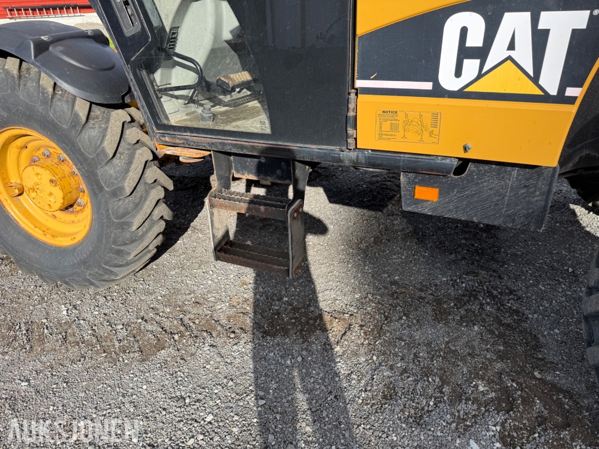2006 Cat TH460B, 4955 timer, pallegafler