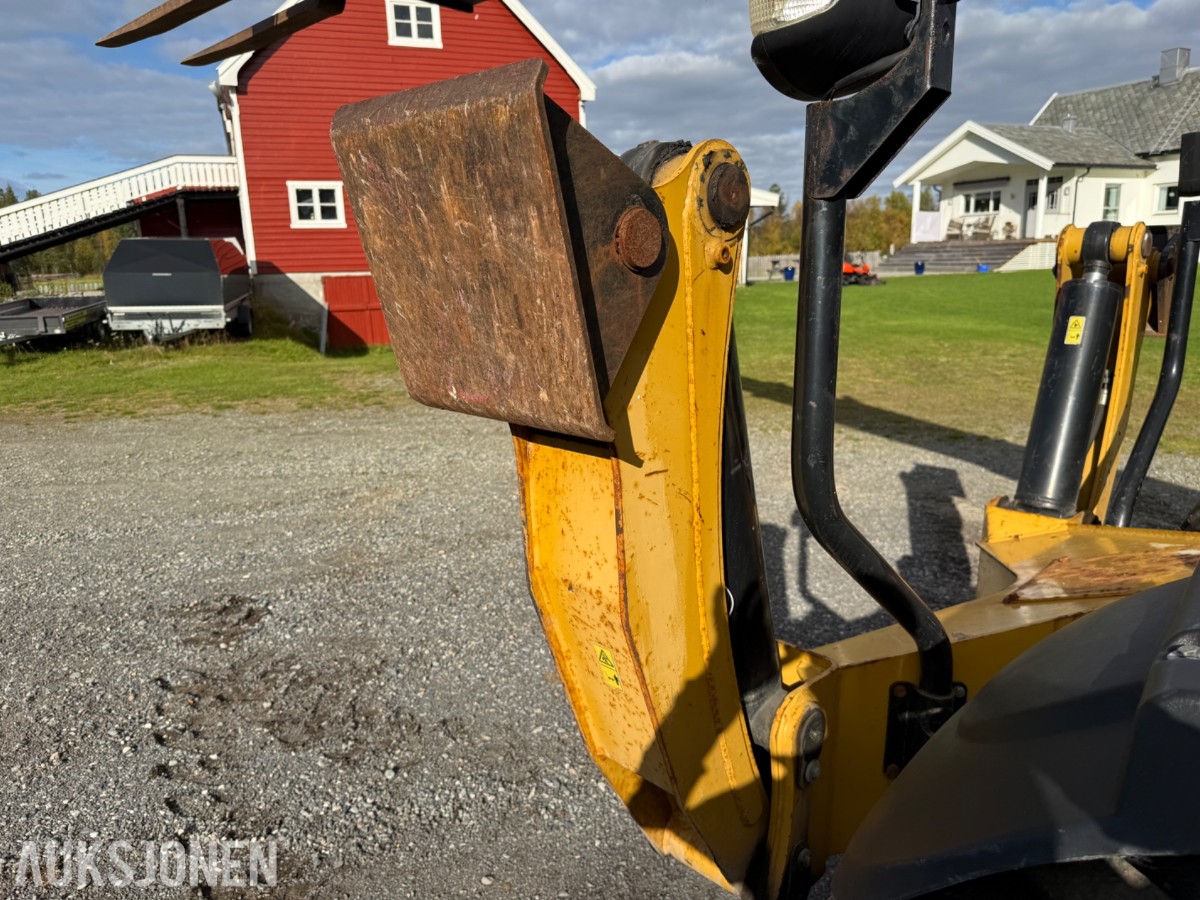 2006 Cat TH460B, 4955 timer, pallegafler