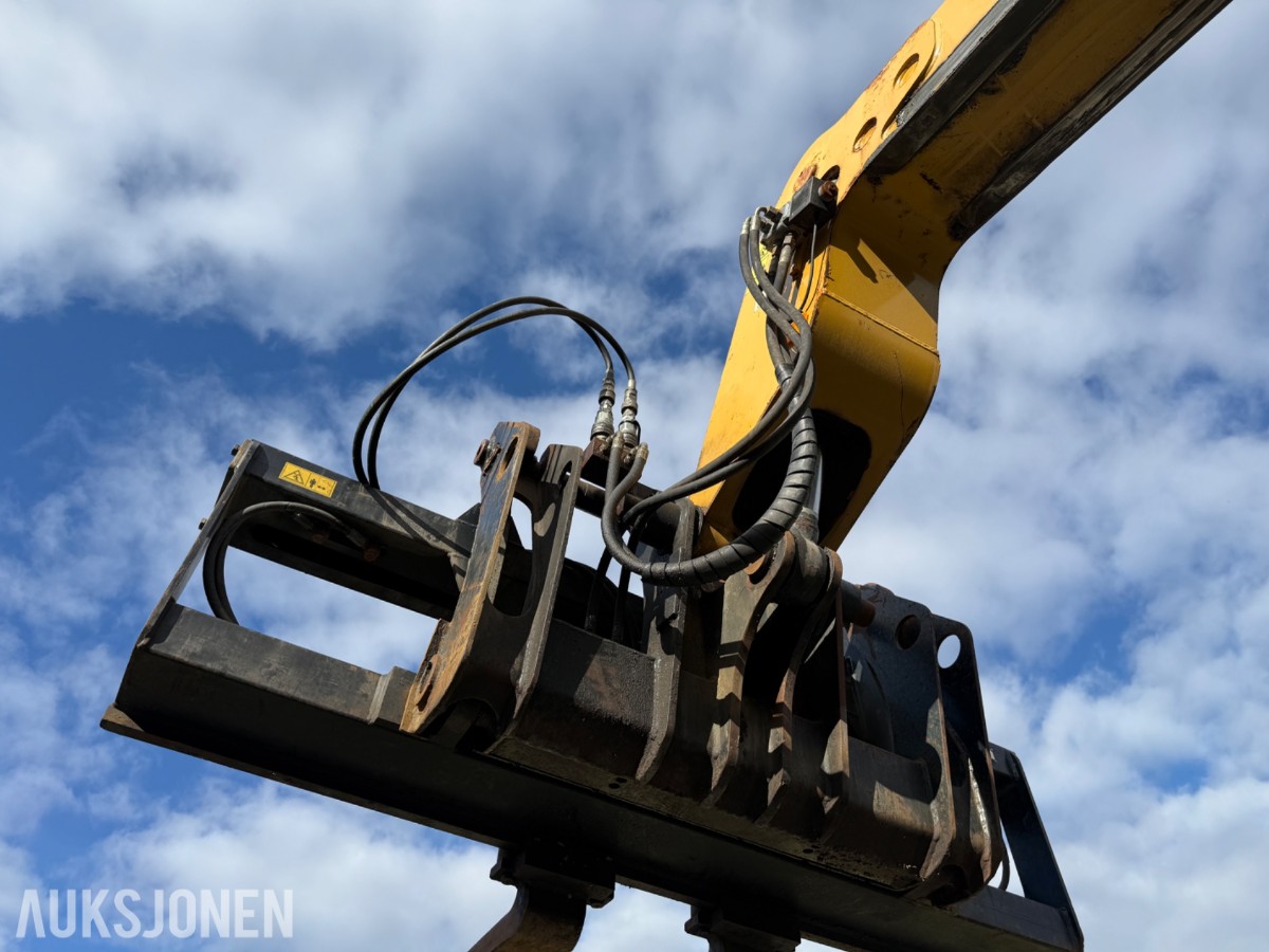 2006 Cat TH460B, 4955 timer, pallegafler