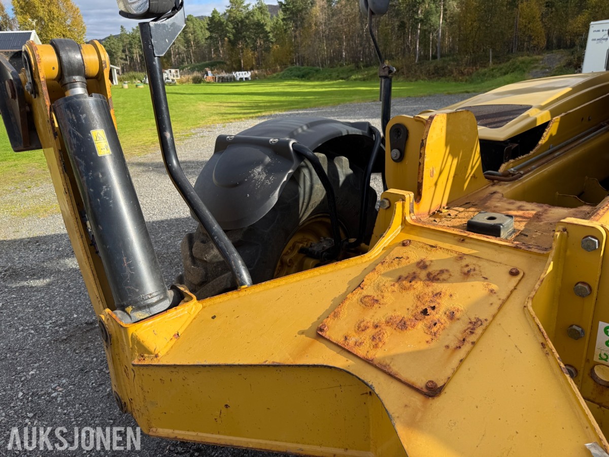 2006 Cat TH460B, 4955 timer, pallegafler