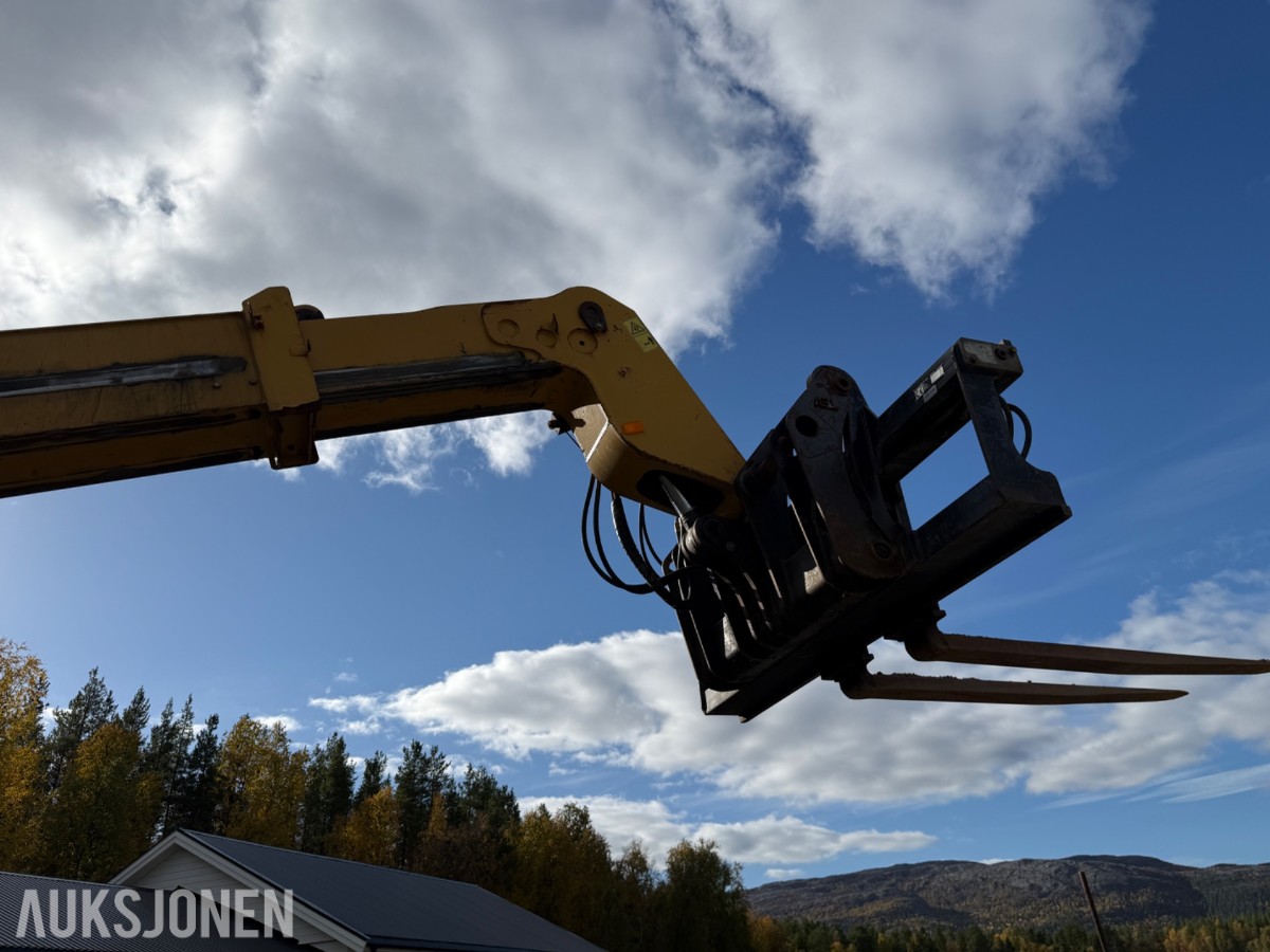 2006 Cat TH460B, 4955 timer, pallegafler