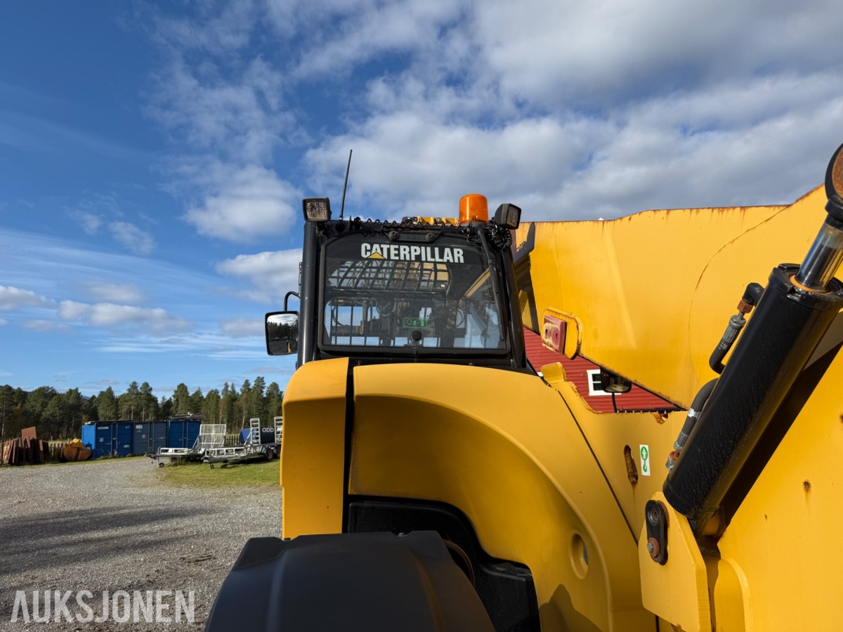 2006 Cat TH460B, 4955 timer, pallegafler