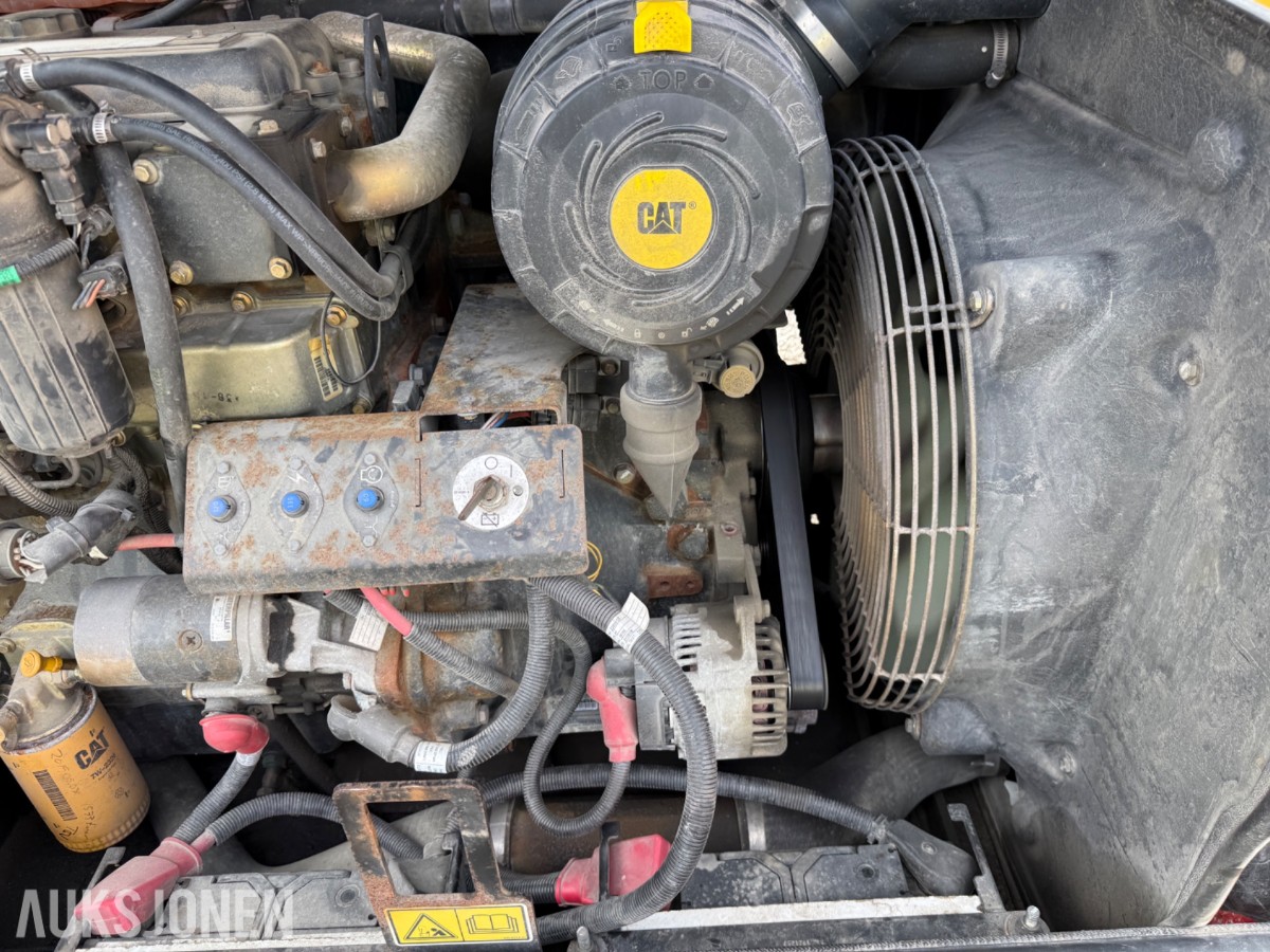 2006 Cat TH460B, 4955 timer, pallegafler