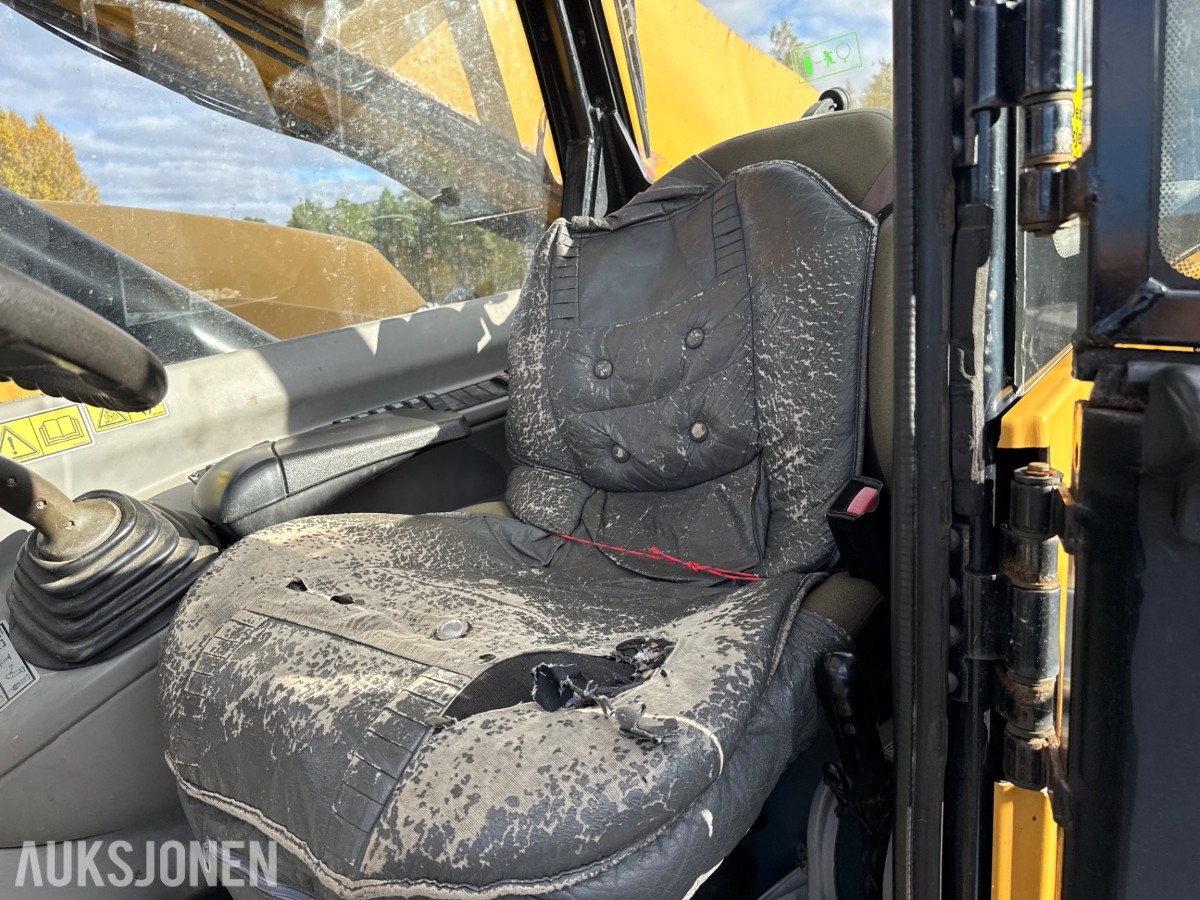 2006 Cat TH460B, 4955 timer, pallegafler