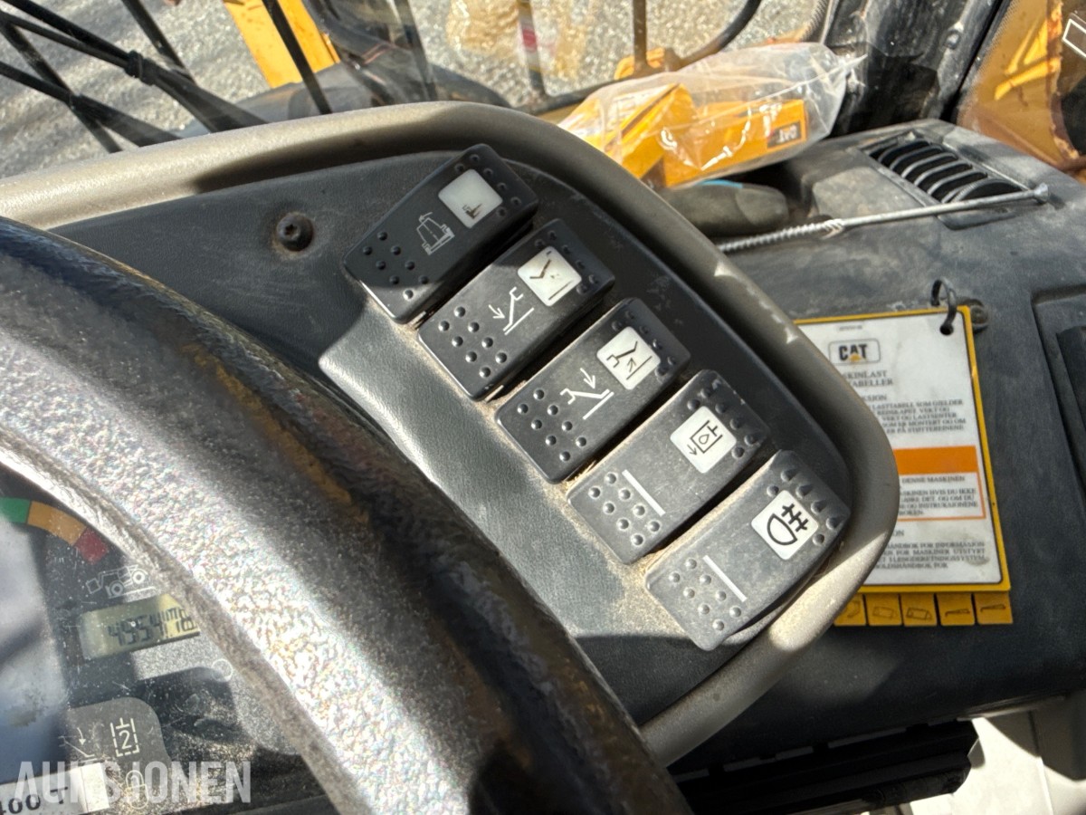 2006 Cat TH460B, 4955 timer, pallegafler