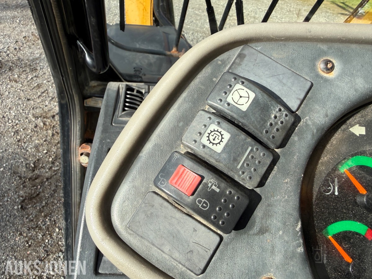 2006 Cat TH460B, 4955 timer, pallegafler