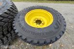 4 Stk Nokian Hakkapeliitta TRI dekk på felg, 400/80R28 - 480/80R38