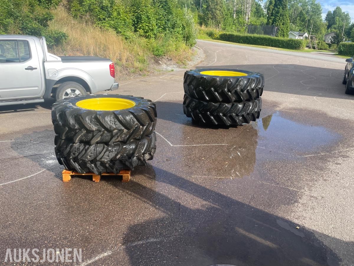 2020 2 stk 18.4-38 Goodyear på felg