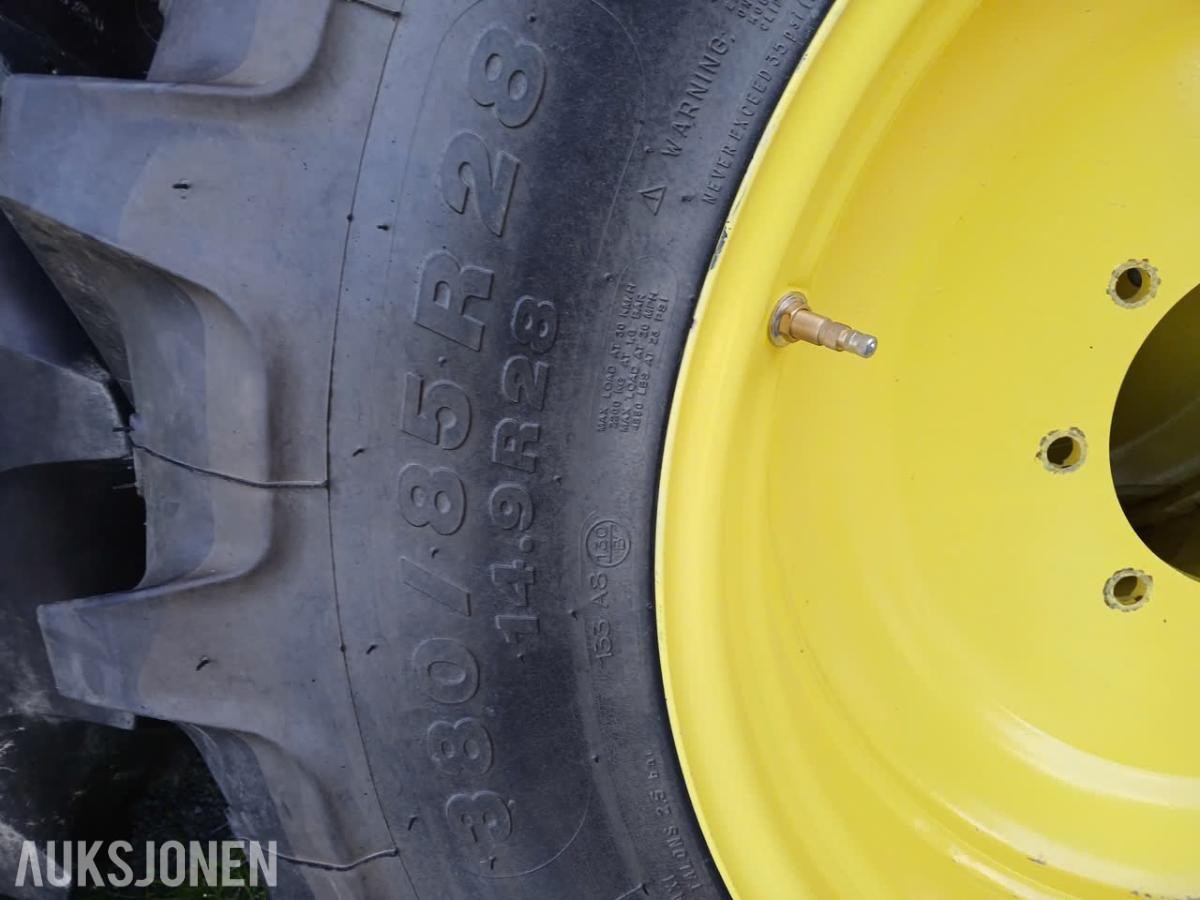 2020 2 stk 18.4-38 Goodyear på felg
