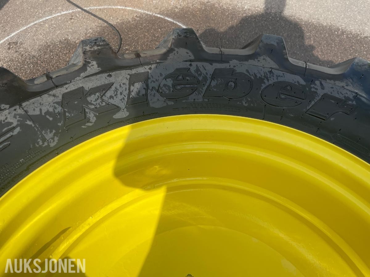 2020 2 stk 18.4-38 Goodyear på felg