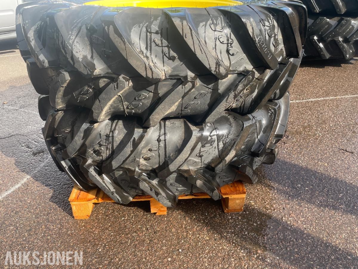 2020 2 stk 18.4-38 Goodyear på felg