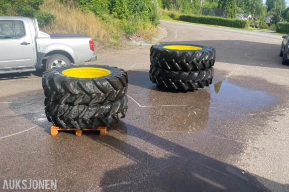 2020 2 stk 18.4-38 Goodyear på felg