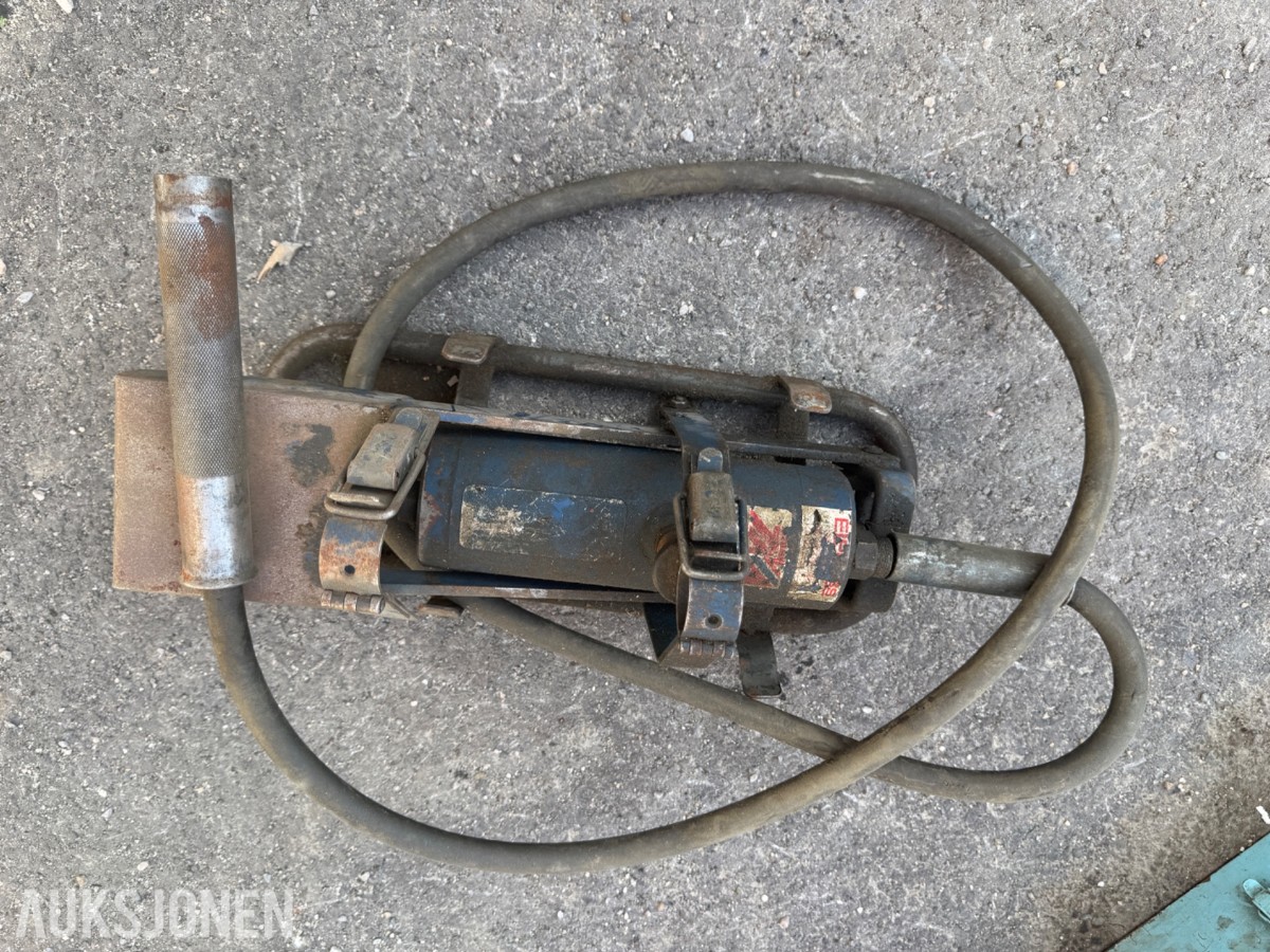 Parti med hydraulisk kabelpresseutstyr, presshoder og pressbakker
