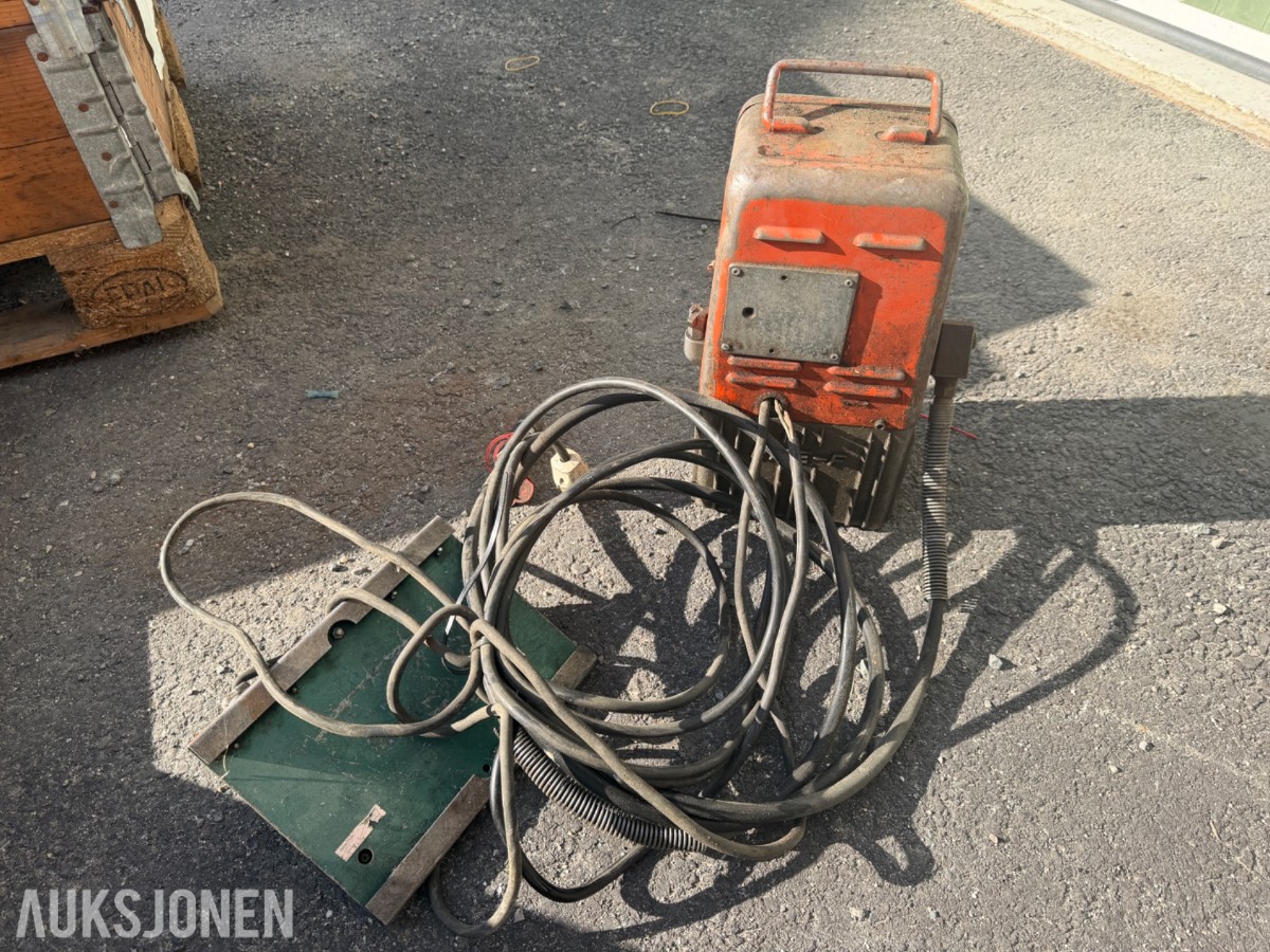 Parti med hydraulisk kabelpresseutstyr, presshoder og pressbakker