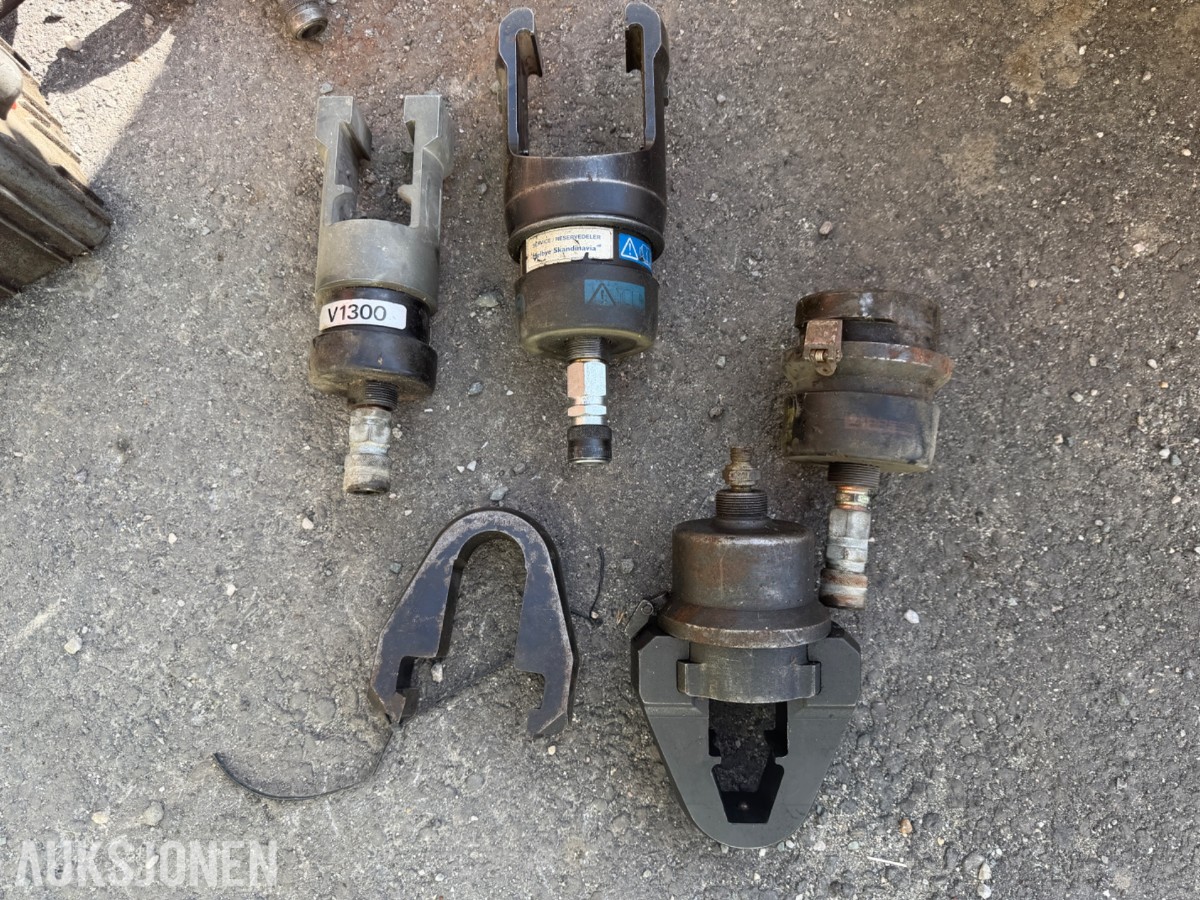 Parti med hydraulisk kabelpresseutstyr, presshoder og pressbakker