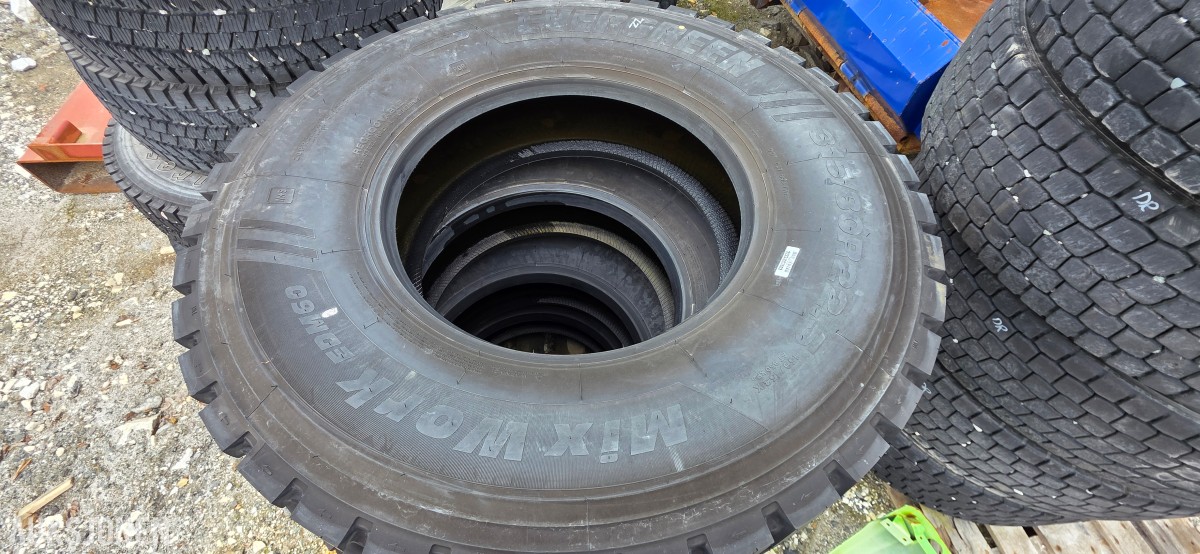 8 stk. Evergreen EDM60 315/80R22.5 lastebildekk