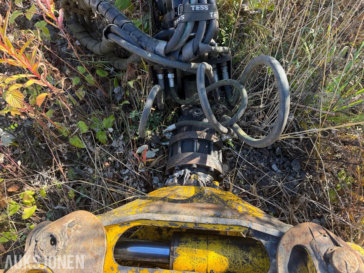 Jonsered 1090 DT tømmerkran med klype