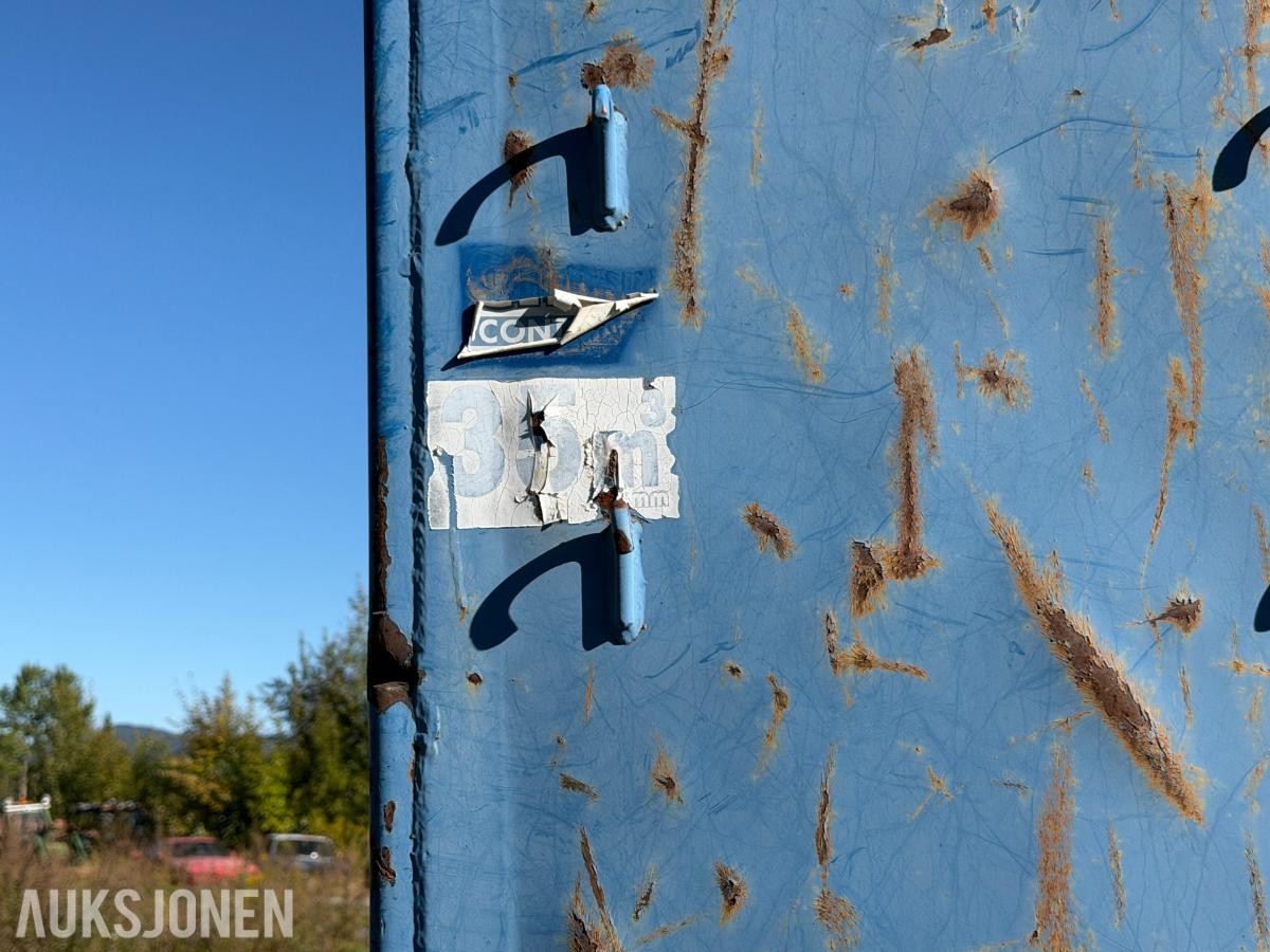 Krokcontainer med Loglift 095 kran
