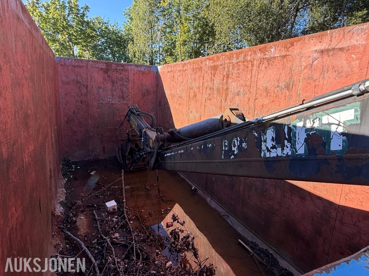 Krokcontainer med Loglift 095 kran