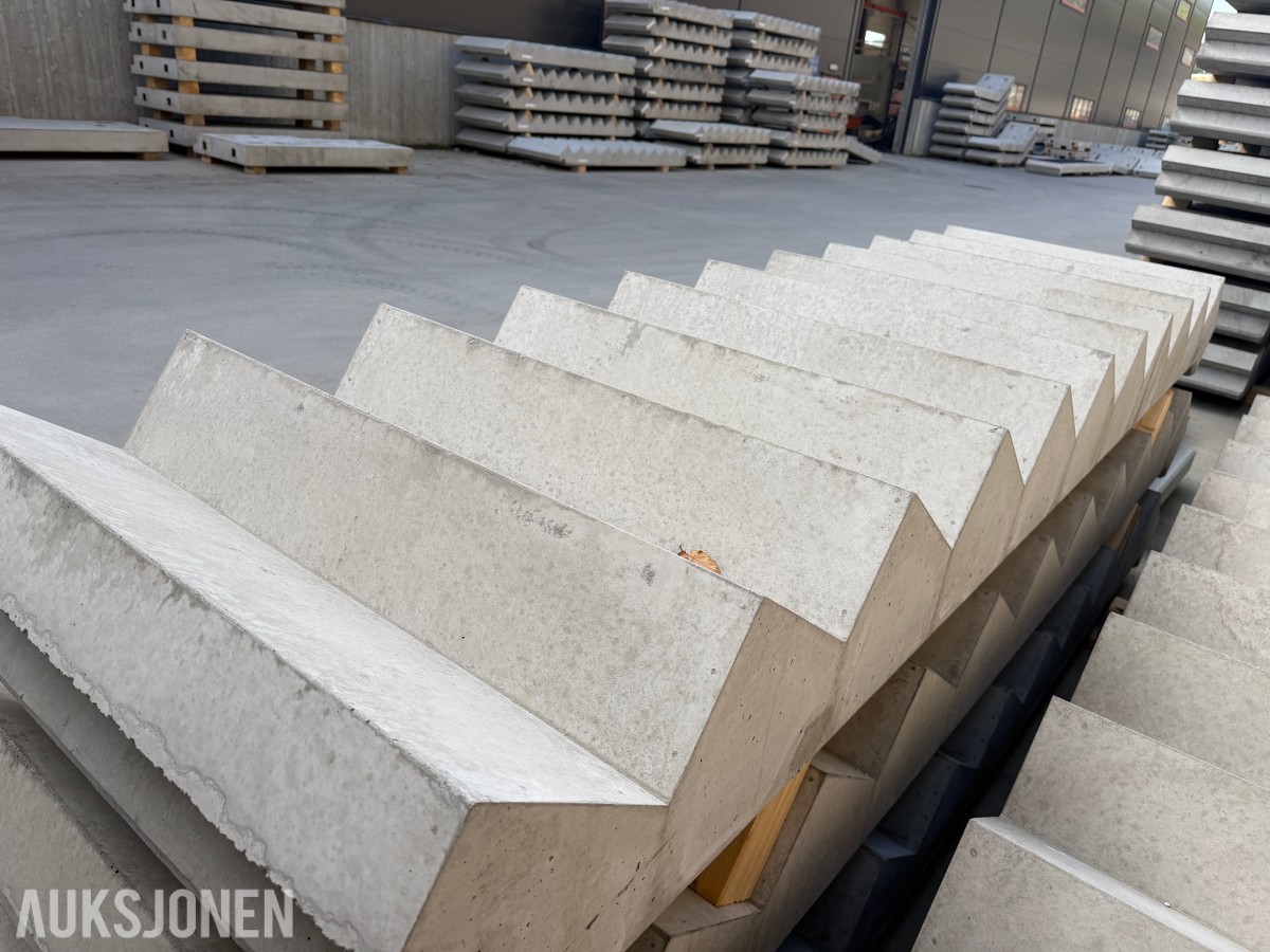 2026 Prefabrikkert betongtrapp - 11 trinn - 351 x 90 cm - 1700KG - CE merket