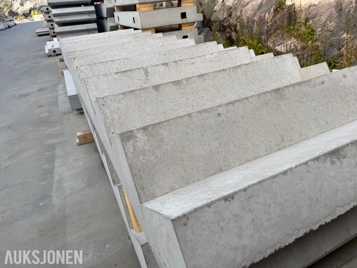2026 Prefabrikkert betongtrapp - 11 trinn - 351 x 90 cm - 1700KG - CE merket