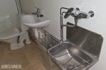 Åpen 2WC A30 brakke med garderobe og sanitærrom