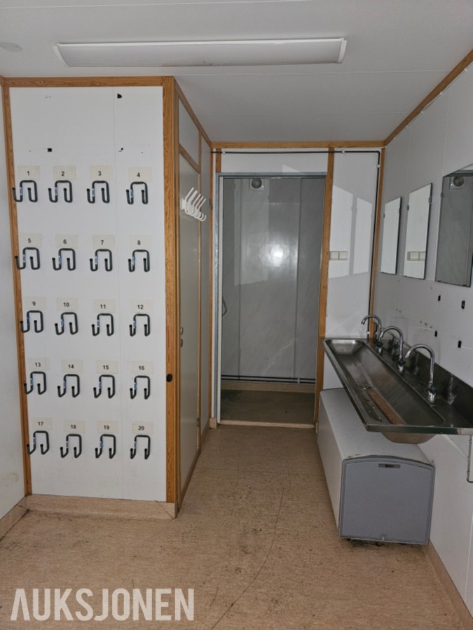 Vask/Dusj/Skift 10 P A30 garderobe- og sanitærbrakke