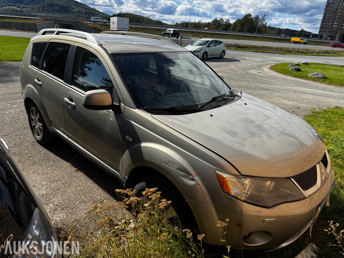 2008 Mitsubishi OUTLANDER 2.0-140 D 4WD 7-SETER HENGERFESTE