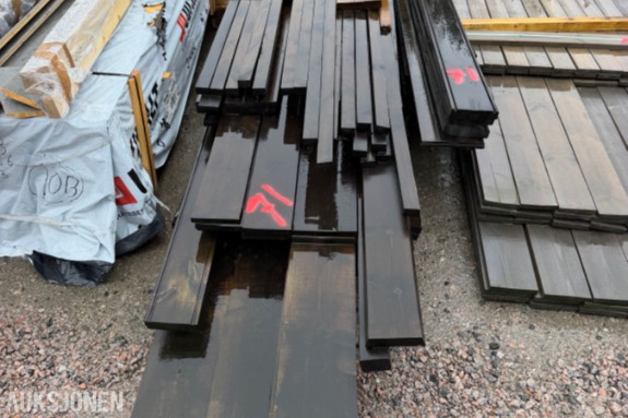 ROYAL SORT SPILER OG REKT BORD – OVERSKUDDSMATERIELL MERKET 71