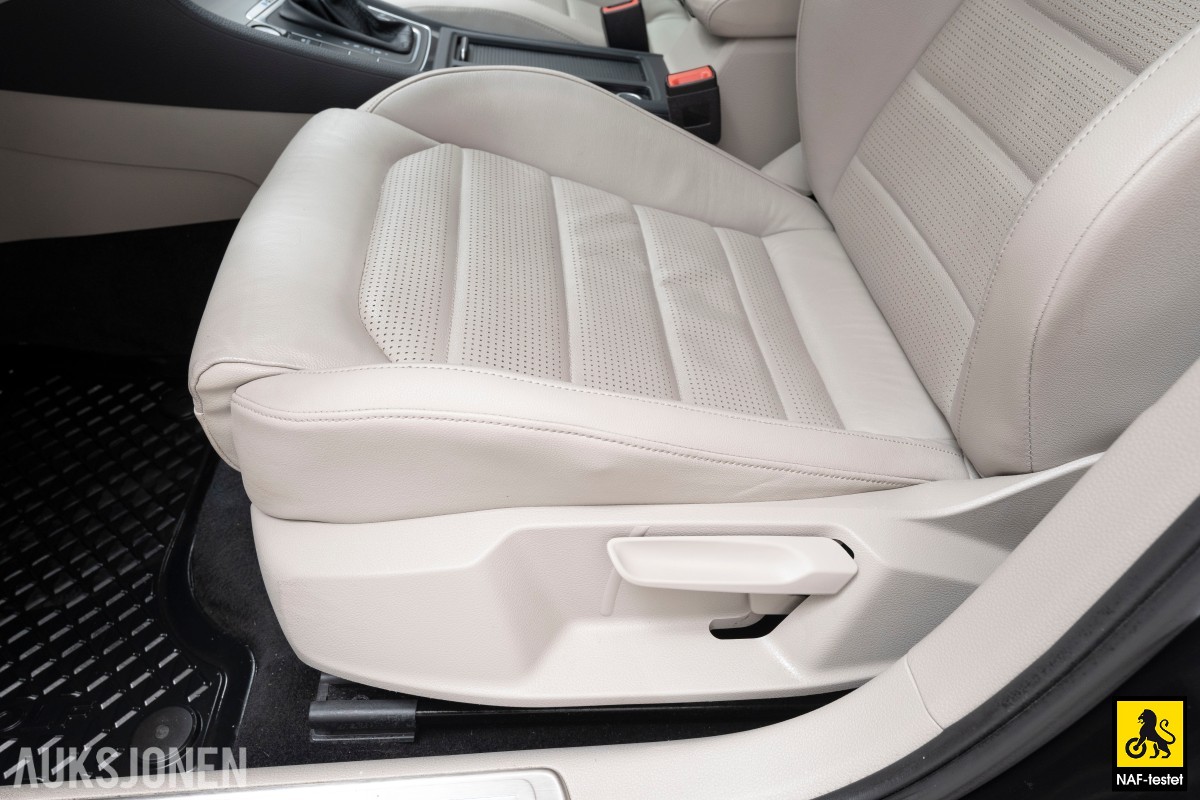 2020 Volkswagen E-Golf 136HK ACC KAMERA SKINN NAVI VARMEPUMPE