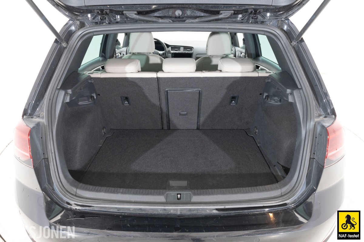 2020 Volkswagen E-Golf 136HK ACC KAMERA SKINN NAVI VARMEPUMPE