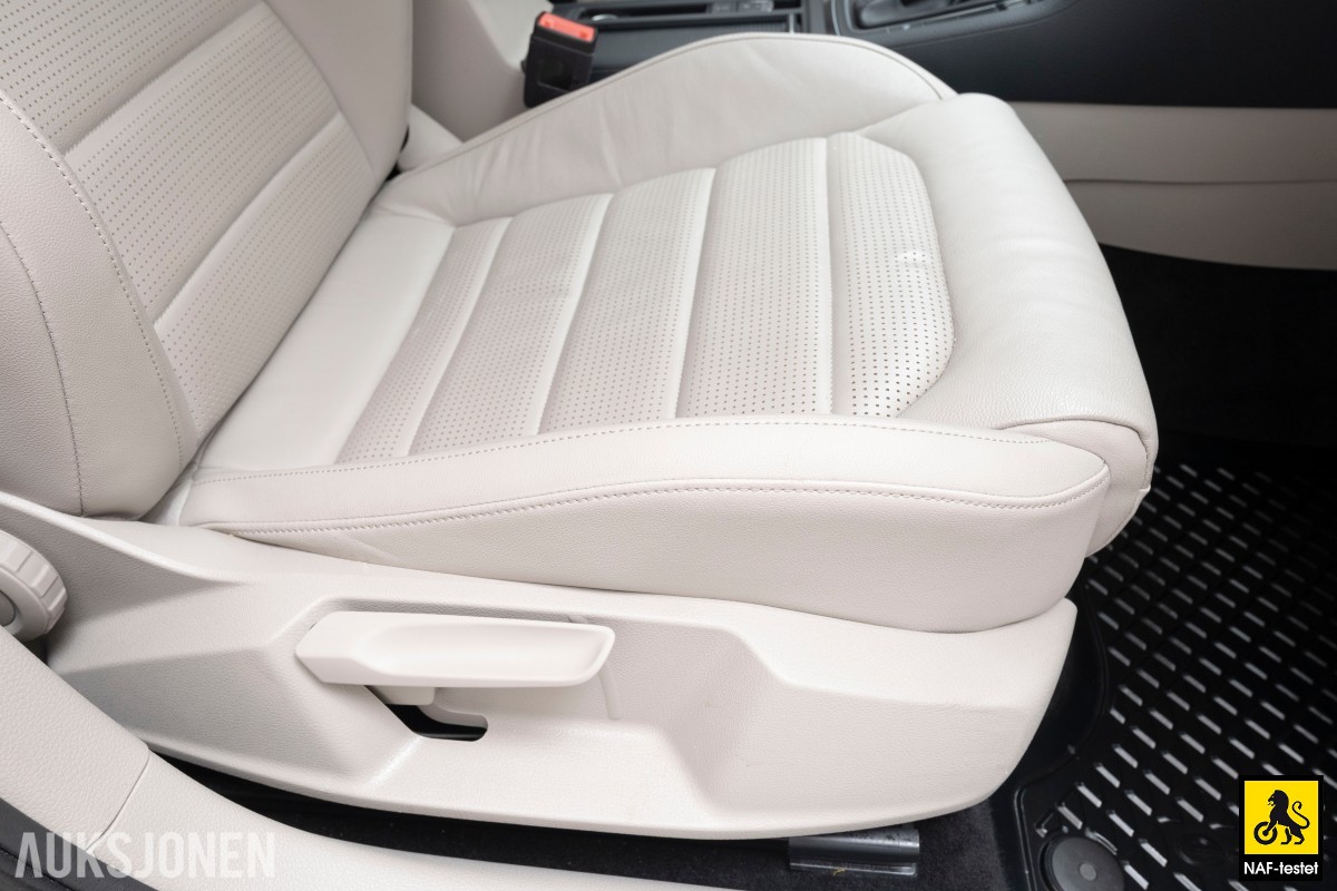 2020 Volkswagen E-Golf 136HK ACC KAMERA SKINN NAVI VARMEPUMPE