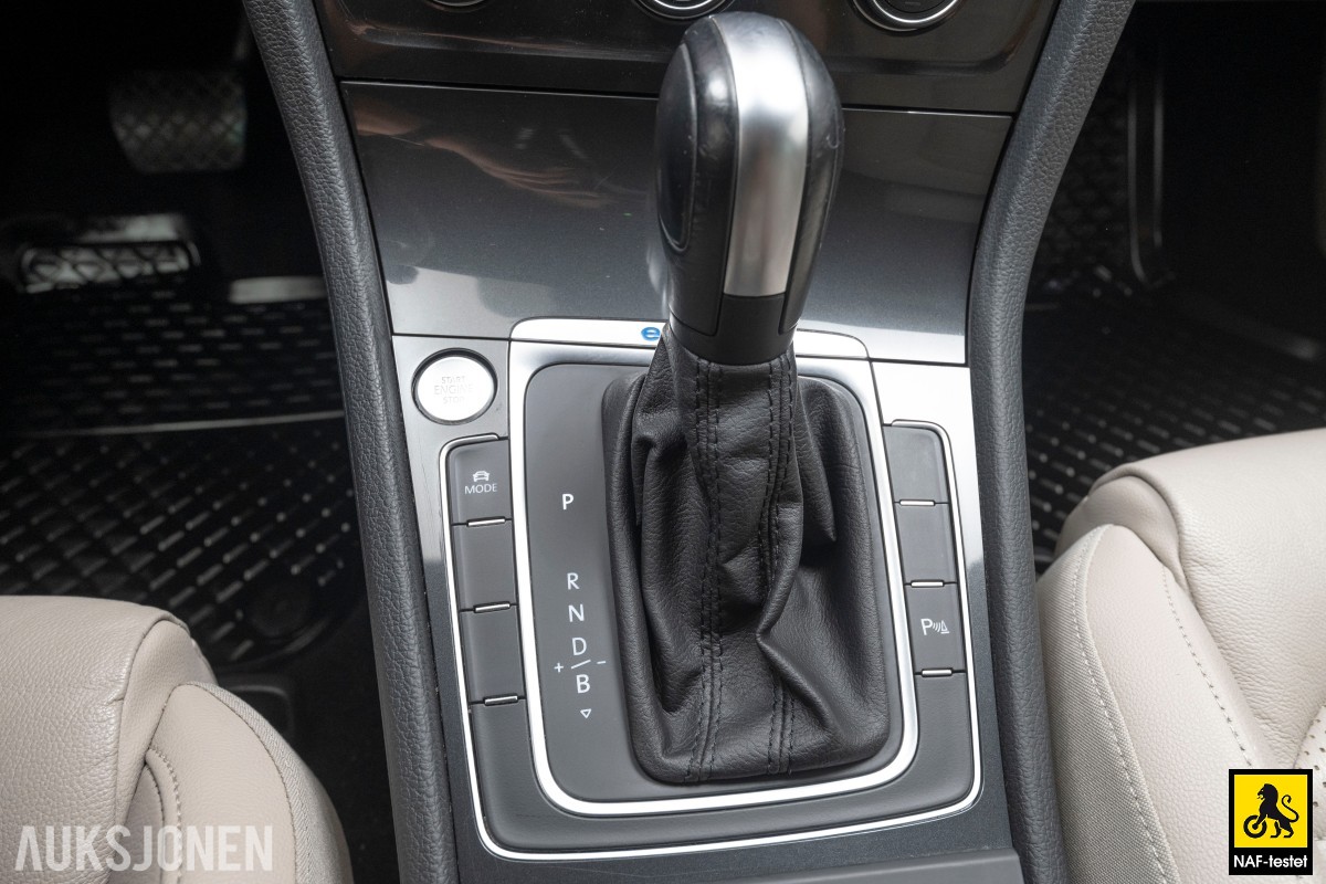 2020 Volkswagen E-Golf 136HK ACC KAMERA SKINN NAVI VARMEPUMPE