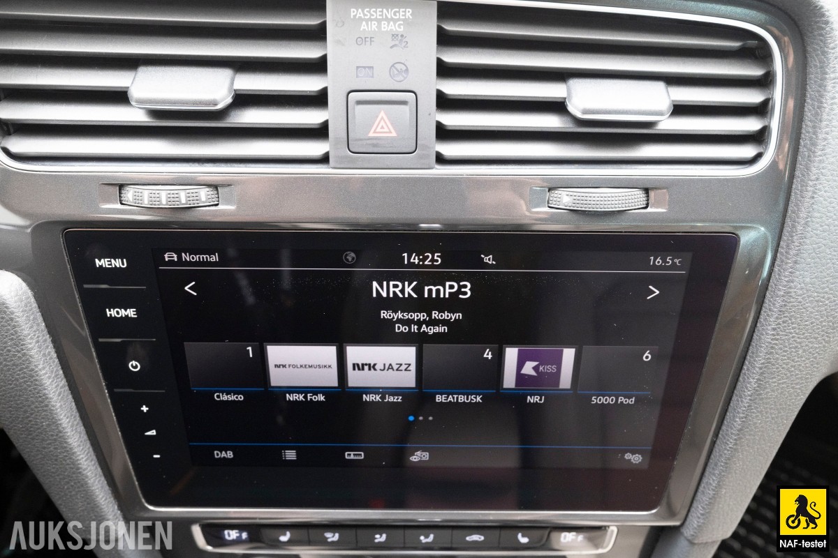 2020 Volkswagen E-Golf 136HK ACC KAMERA SKINN NAVI VARMEPUMPE