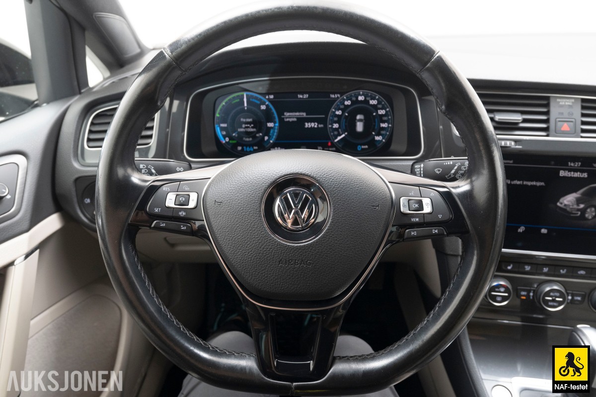 2020 Volkswagen E-Golf 136HK ACC KAMERA SKINN NAVI VARMEPUMPE