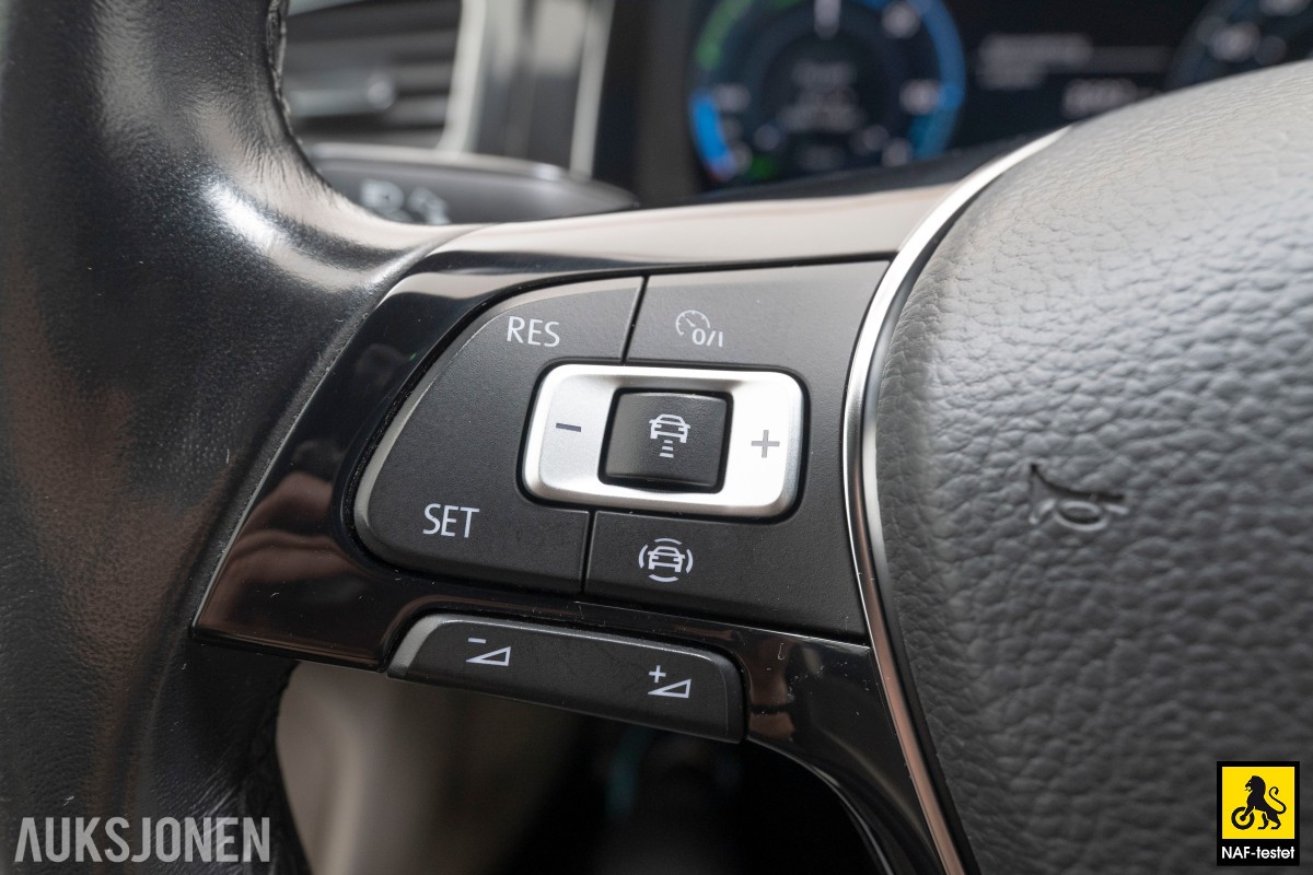 2020 Volkswagen E-Golf 136HK ACC KAMERA SKINN NAVI VARMEPUMPE