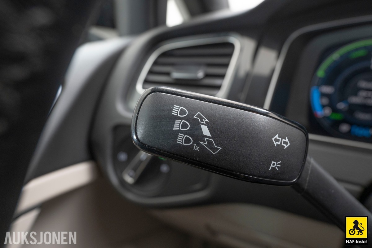2020 Volkswagen E-Golf 136HK ACC KAMERA SKINN NAVI VARMEPUMPE