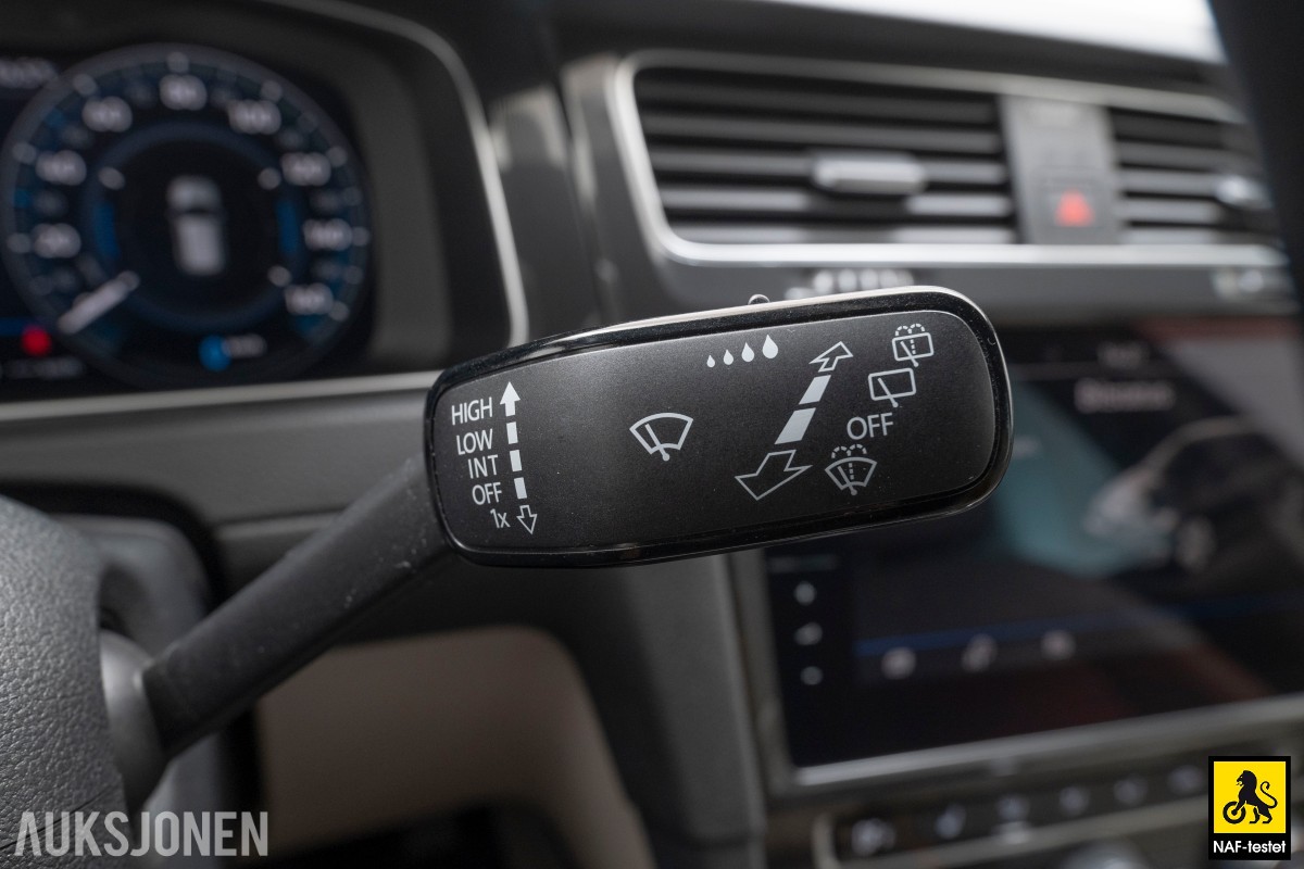 2020 Volkswagen E-Golf 136HK ACC KAMERA SKINN NAVI VARMEPUMPE
