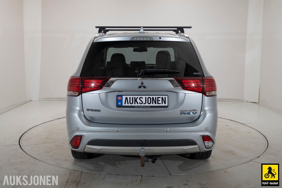 2017 Mitsubishi OUTLANDER PHEV 4WD HENGERFESTE KAMERA ROCKFORD FOSGATE CRUISE