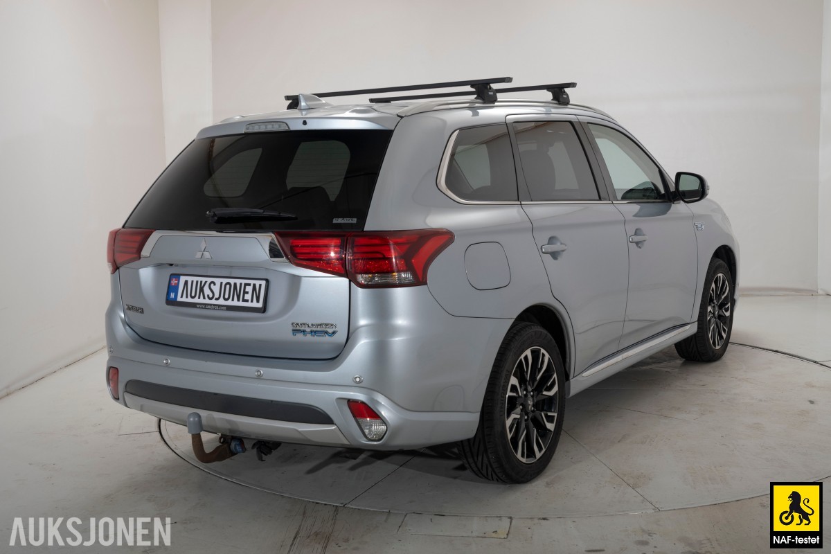 2017 Mitsubishi OUTLANDER PHEV 4WD HENGERFESTE KAMERA ROCKFORD FOSGATE CRUISE