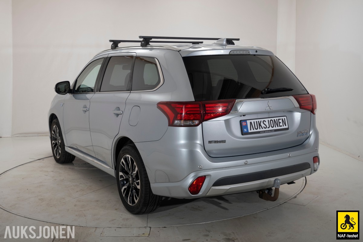 2017 Mitsubishi OUTLANDER PHEV 4WD HENGERFESTE KAMERA ROCKFORD FOSGATE CRUISE