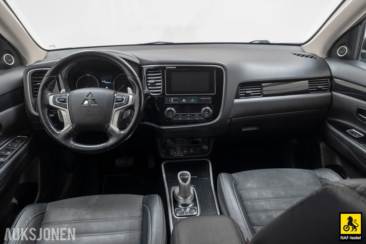 2017 Mitsubishi OUTLANDER PHEV 4WD HENGERFESTE KAMERA ROCKFORD FOSGATE CRUISE