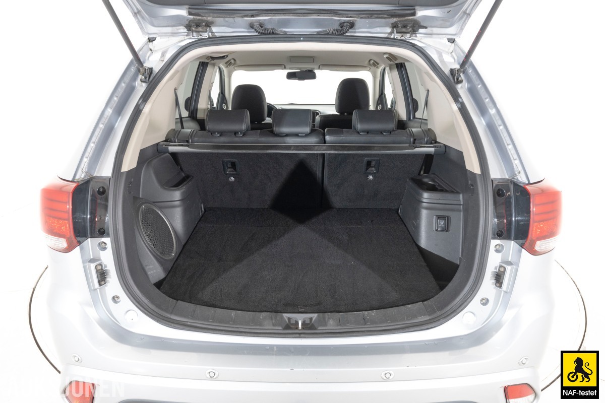 2017 Mitsubishi OUTLANDER PHEV 4WD HENGERFESTE KAMERA ROCKFORD FOSGATE CRUISE