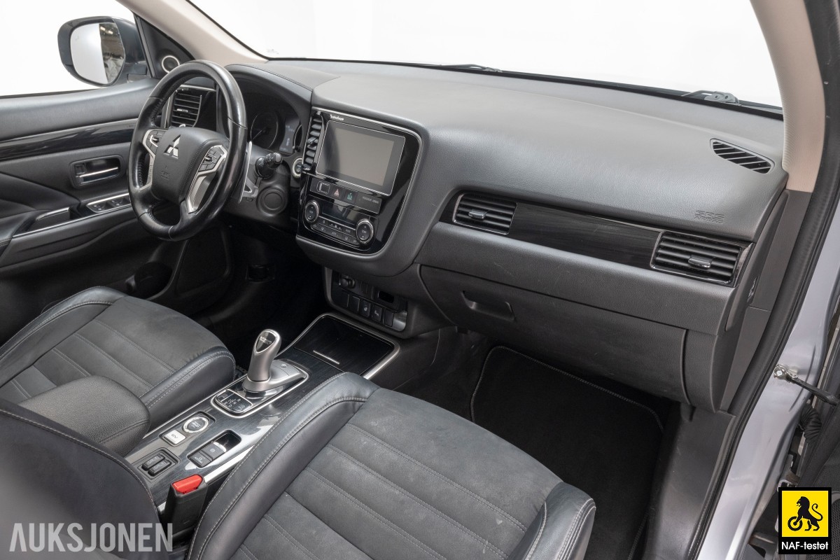 2017 Mitsubishi OUTLANDER PHEV 4WD HENGERFESTE KAMERA ROCKFORD FOSGATE CRUISE