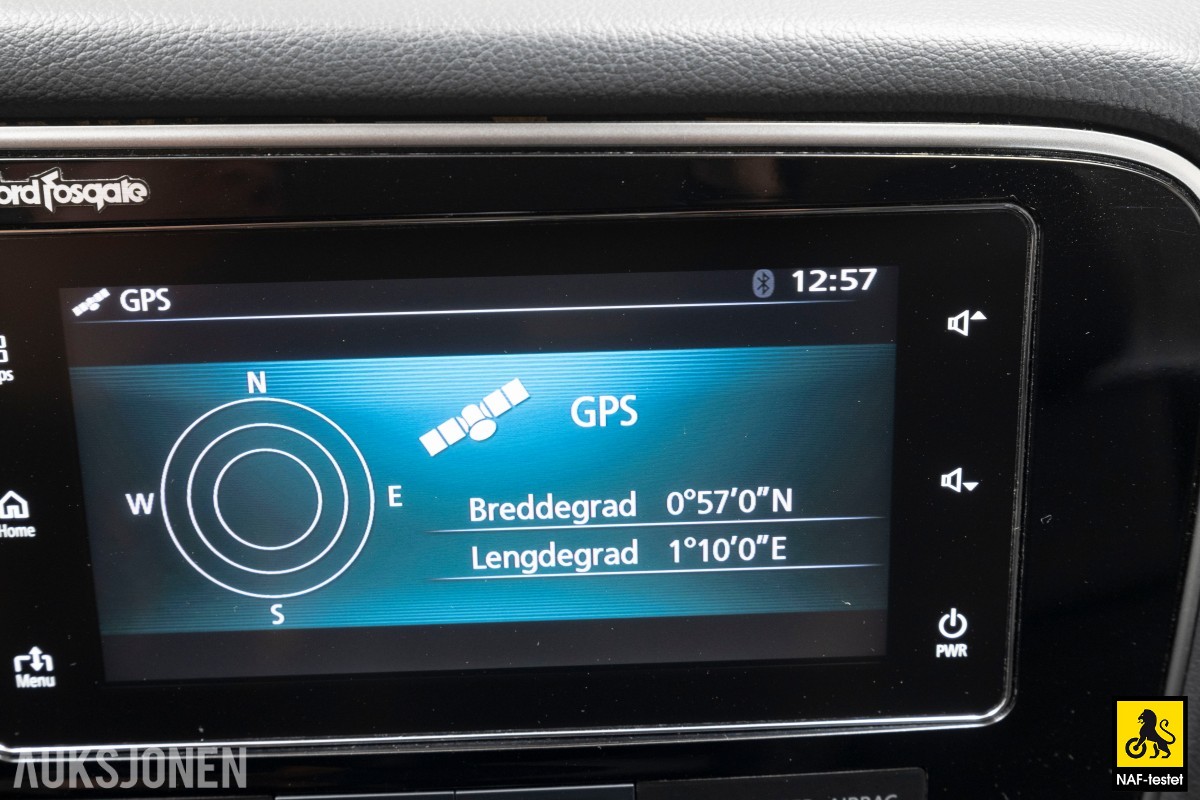 2017 Mitsubishi OUTLANDER PHEV 4WD HENGERFESTE KAMERA ROCKFORD FOSGATE CRUISE