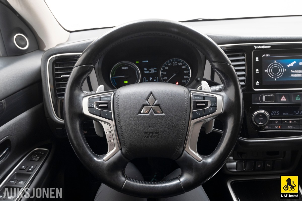 2017 Mitsubishi OUTLANDER PHEV 4WD HENGERFESTE KAMERA ROCKFORD FOSGATE CRUISE