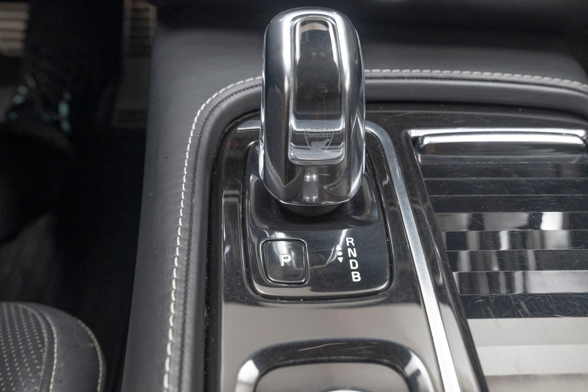 2018 Volvo V90 T8 407 HK R-DESIGN PANORAMA ACC HENGERFESTE KAMERA LED NAVI 
