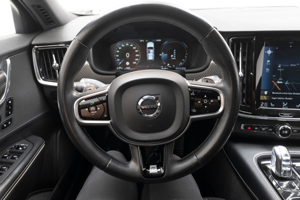 2018 Volvo V90 T8 407 HK R-DESIGN PANORAMA ACC HENGERFESTE KAMERA LED NAVI 