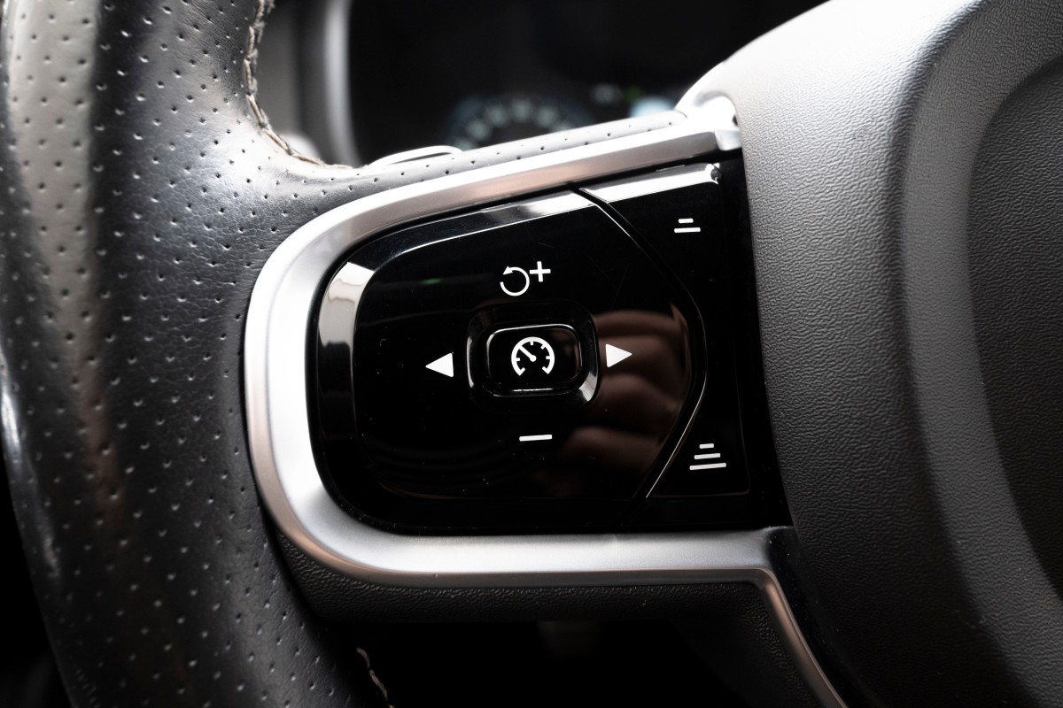 2018 Volvo V90 T8 407 HK R-DESIGN PANORAMA ACC HENGERFESTE KAMERA LED NAVI 